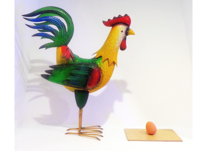 The Artwork or the Hen ? • (Sculpture)